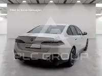 2025 BMW 520