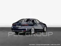 2025 BMW 520