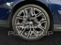 2025 BMW 520