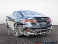 2025 BMW 520
