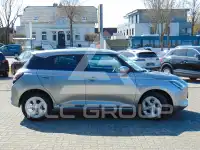 2025 Suzuki SWIFT