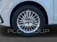 2025 Mercedes Benz V 220