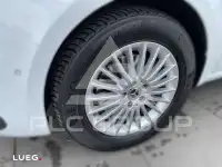 2025 Mercedes Benz V 220