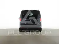 2025 Mercedes Benz V 220