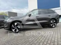 2025 Volvo EX 90