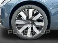 2025 Volvo V90