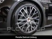 2025 Porsche Taycan