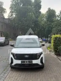 2025 Ford Tourneo