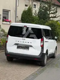 2025 Ford Tourneo