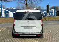 2025 Ford Tourneo