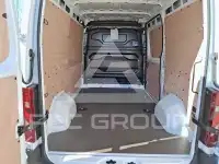 2025 Renault Master